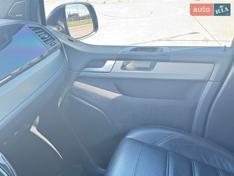 Минивэн Volkswagen Multivan 2016 в Киеве