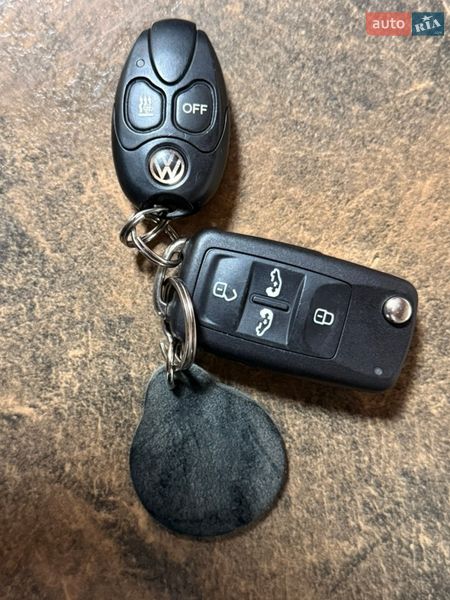 Минивэн Volkswagen Multivan 2016 в Киеве