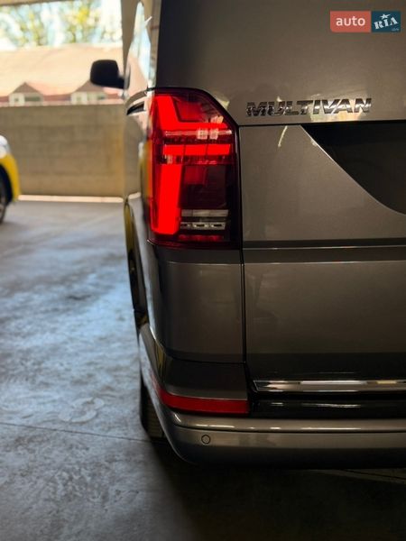 Минивэн Volkswagen Multivan 2016 в Киеве