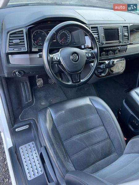Минивэн Volkswagen Multivan 2017 в Ровно