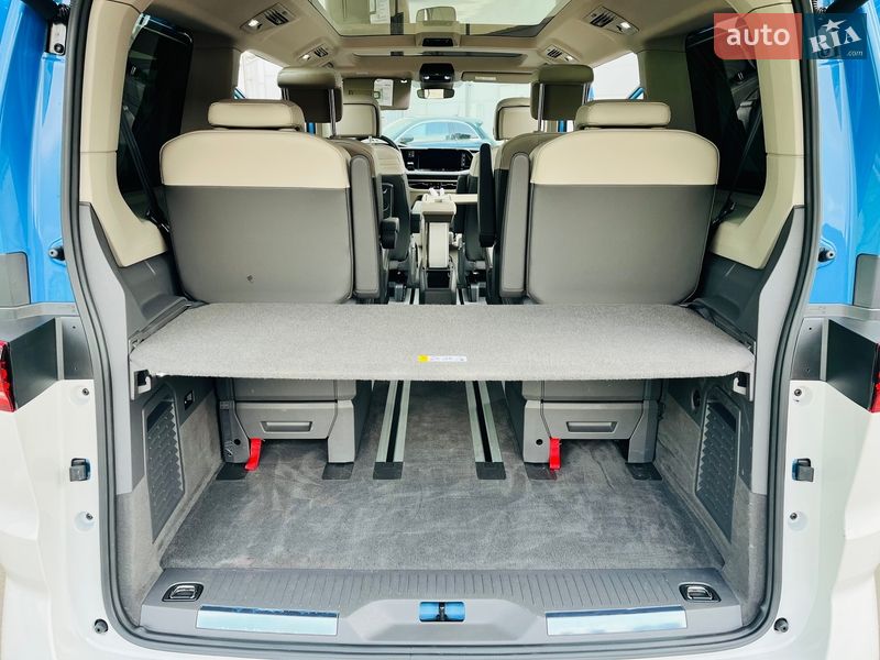 Минивэн Volkswagen Multivan 2023 в Киеве