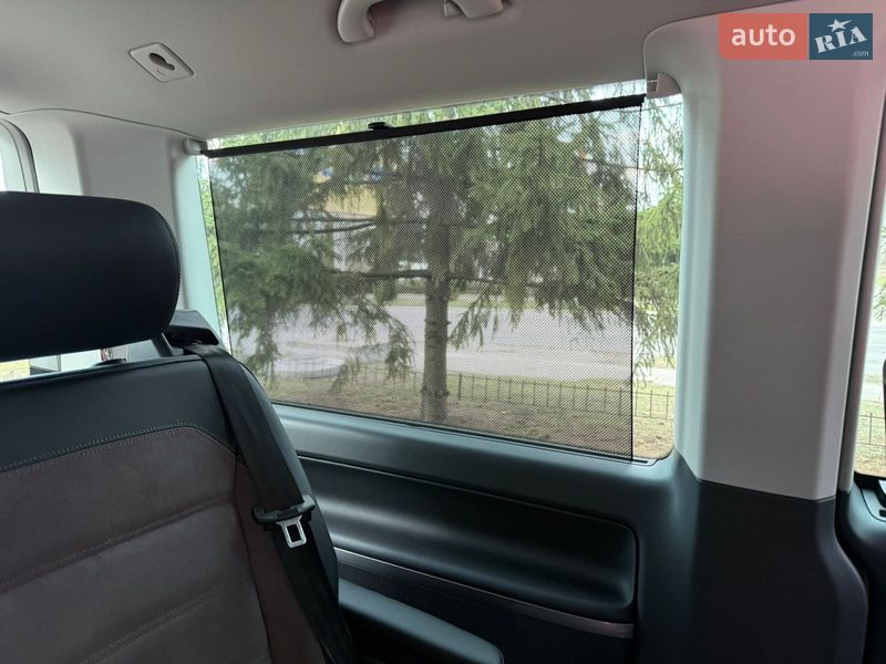 Минивэн Volkswagen Multivan 2023 в Киеве