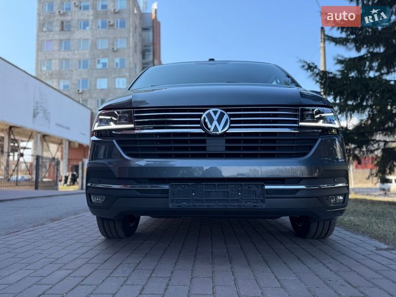 Минивэн Volkswagen Multivan 2023 в Киеве