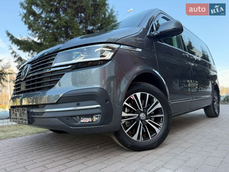 Минивэн Volkswagen Multivan 2023 в Киеве