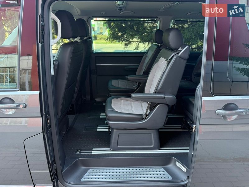 Минивэн Volkswagen Multivan 2023 в Киеве