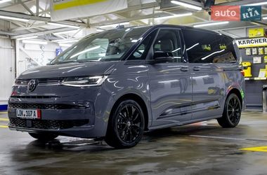 Мінівен Volkswagen Multivan 2022 в Чернівцях