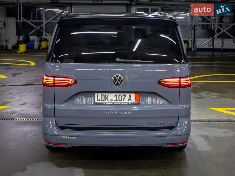 Минивэн Volkswagen Multivan 2022 в Черновцах
