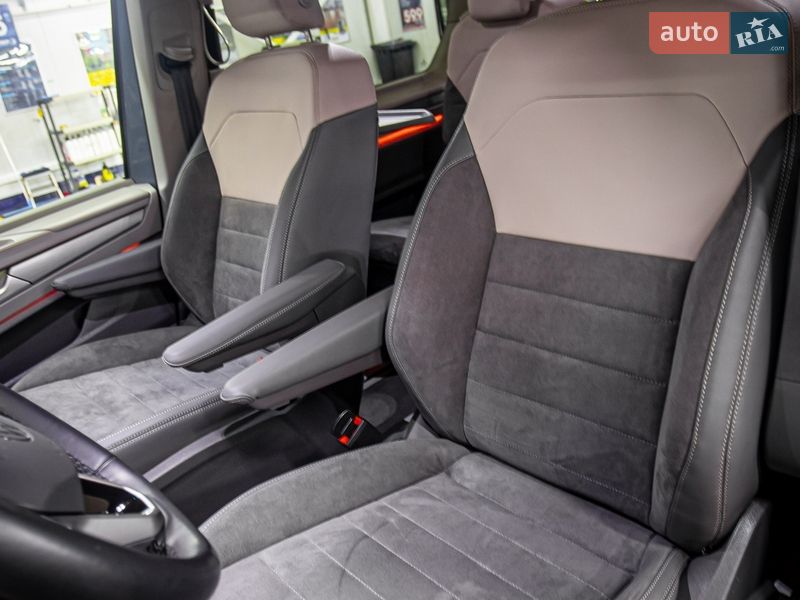 Минивэн Volkswagen Multivan 2022 в Черновцах