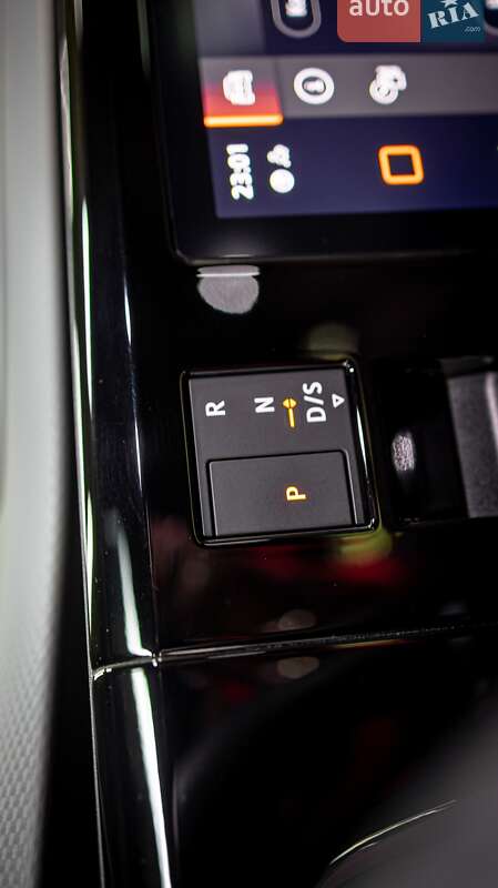 Минивэн Volkswagen Multivan 2022 в Черновцах