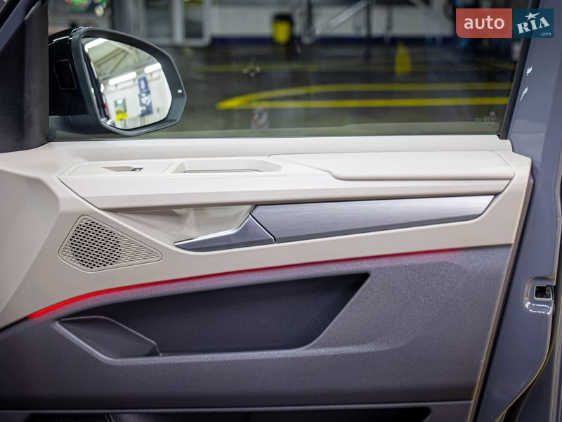 Минивэн Volkswagen Multivan 2022 в Черновцах
