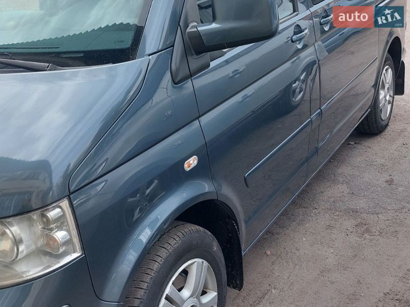 Минивэн Volkswagen Multivan 2008 в Лохвице
