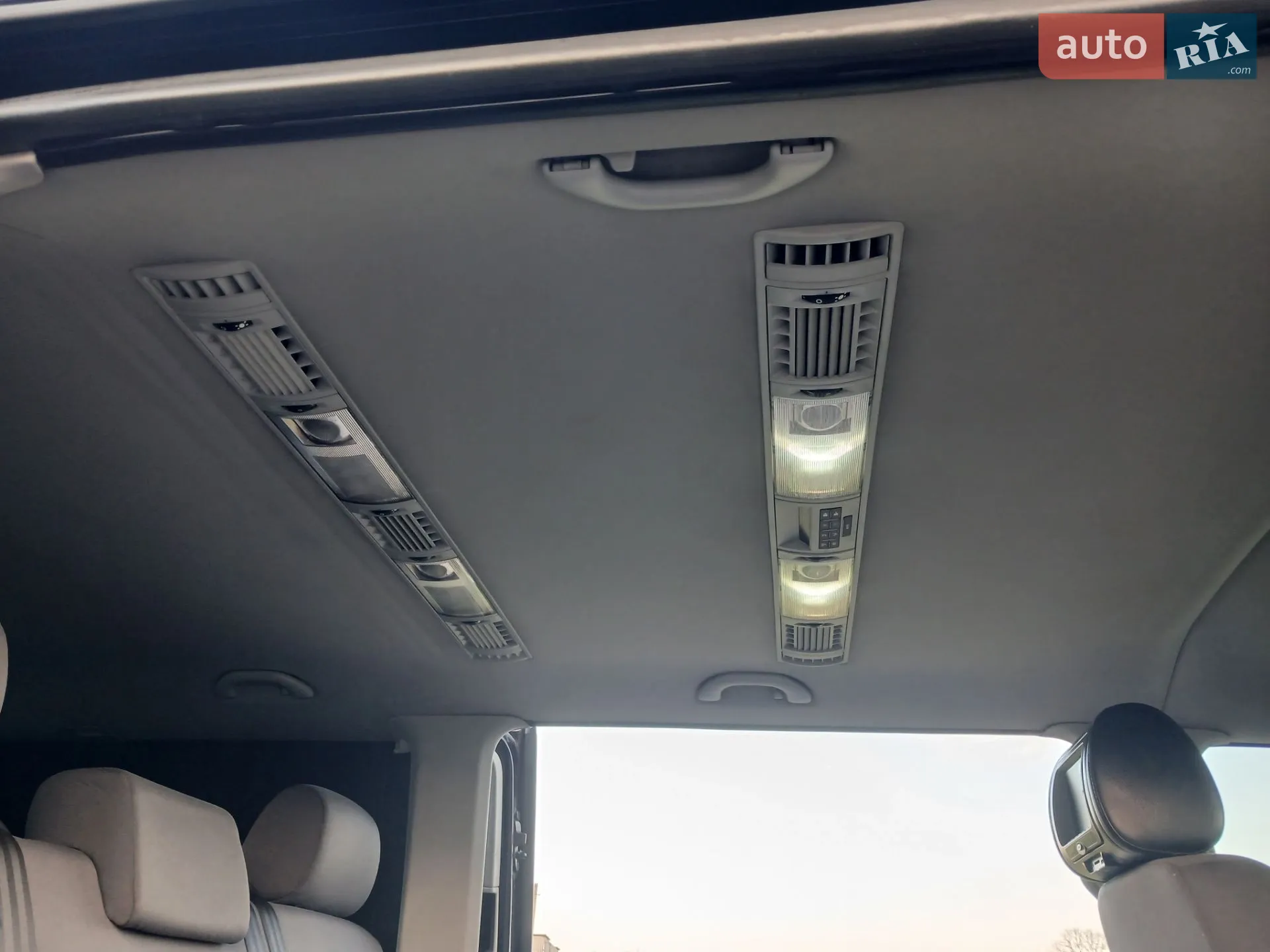 2011 Volkswagen Multivan - мініатюра 52