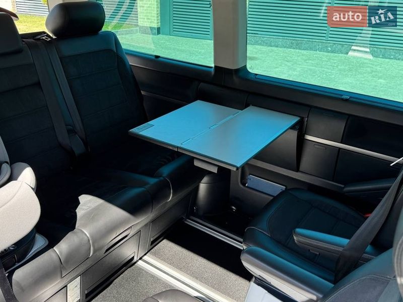 Мінівен Volkswagen Multivan 2016 в Хмельницькому