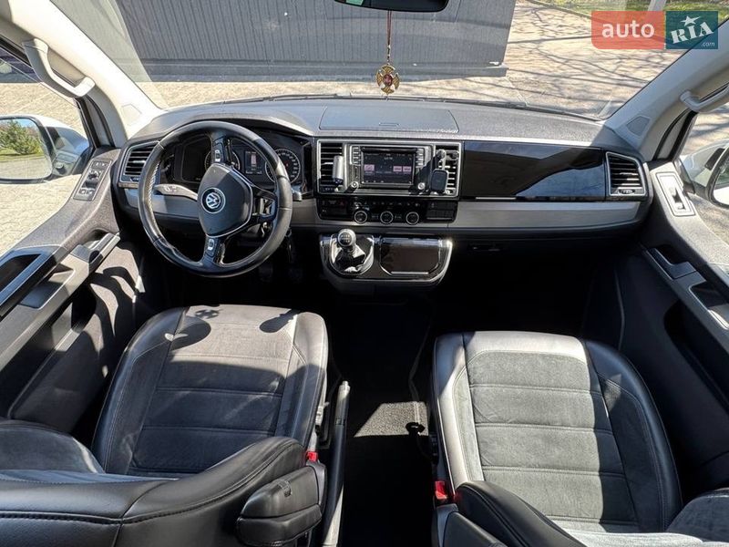 Мінівен Volkswagen Multivan 2016 в Хмельницькому