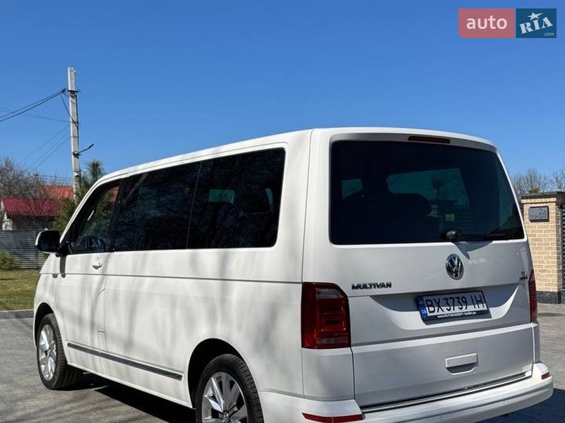Мінівен Volkswagen Multivan 2016 в Хмельницькому