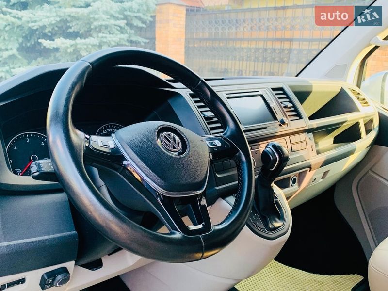 Минивэн Volkswagen Multivan 2016 в Киеве