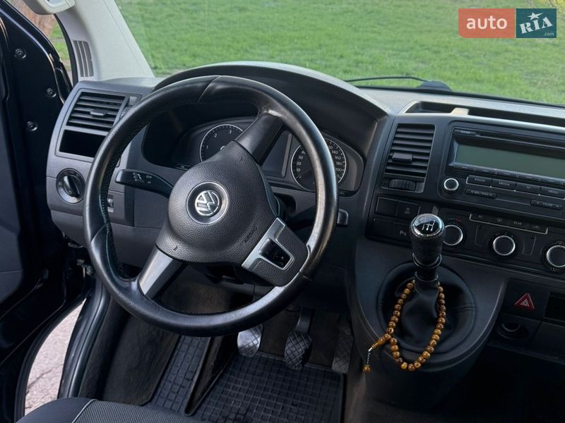 Минивэн Volkswagen Multivan 2011 в Чернигове