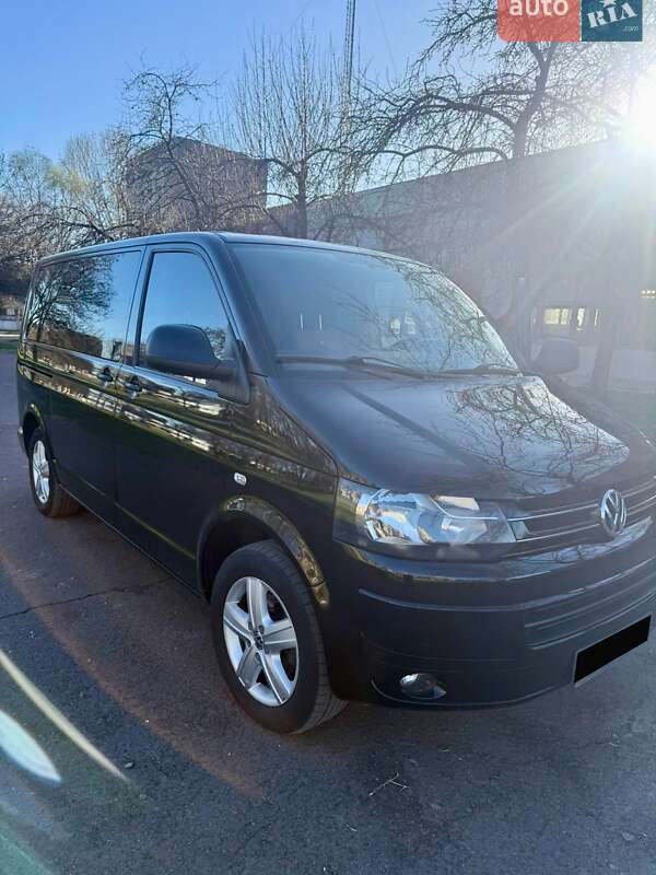 Минивэн Volkswagen Multivan 2011 в Чернигове