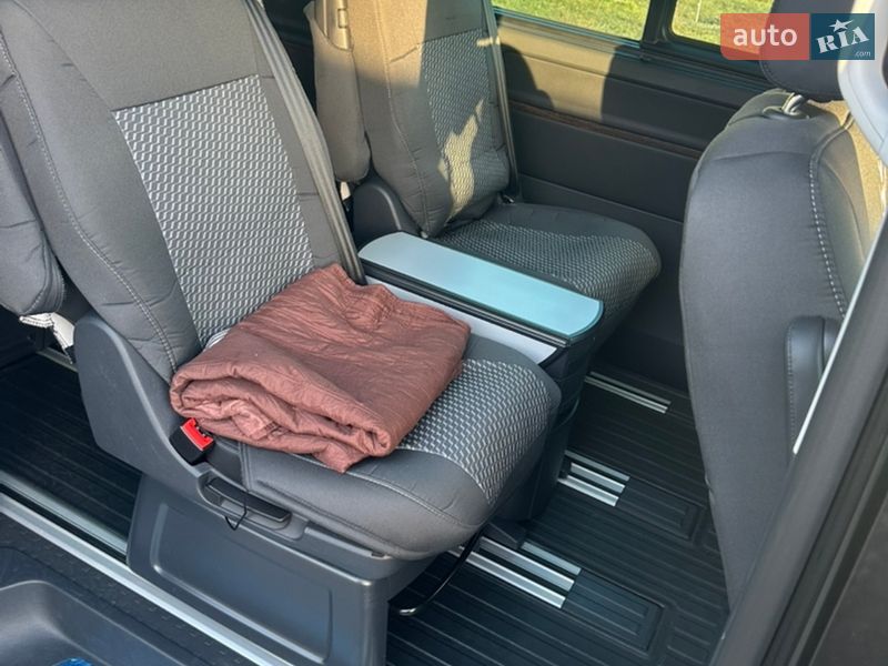 Минивэн Volkswagen Multivan 2024 в Киеве