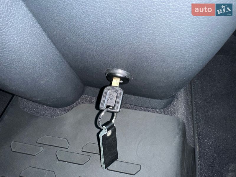 Минивэн Volkswagen Multivan 2024 в Киеве