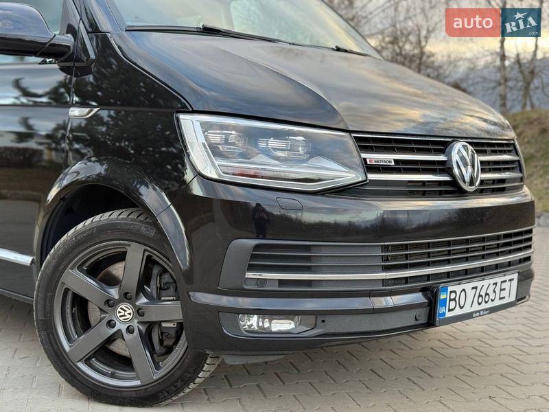 Мінівен Volkswagen Multivan 2016 в Луцьку