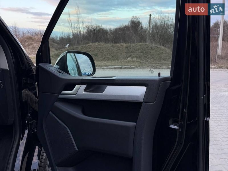 Мінівен Volkswagen Multivan 2016 в Луцьку