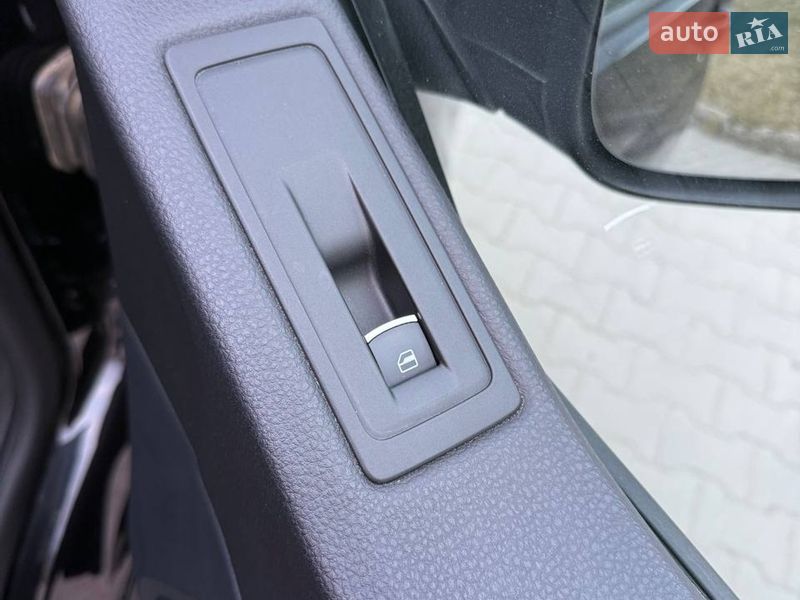 Мінівен Volkswagen Multivan 2016 в Луцьку