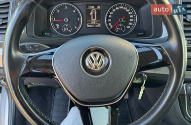 Минивэн Volkswagen Multivan 2017 в Днепре