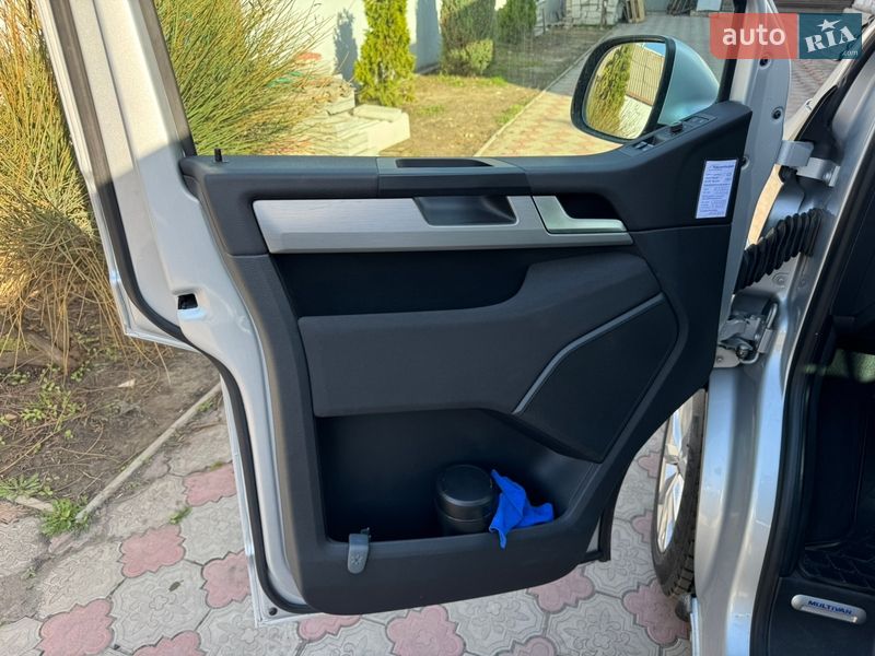 Мінівен Volkswagen Multivan 2017 в Дніпрі фото 13 Мінівен Volkswagen Multivan 2017 в Дніпрі