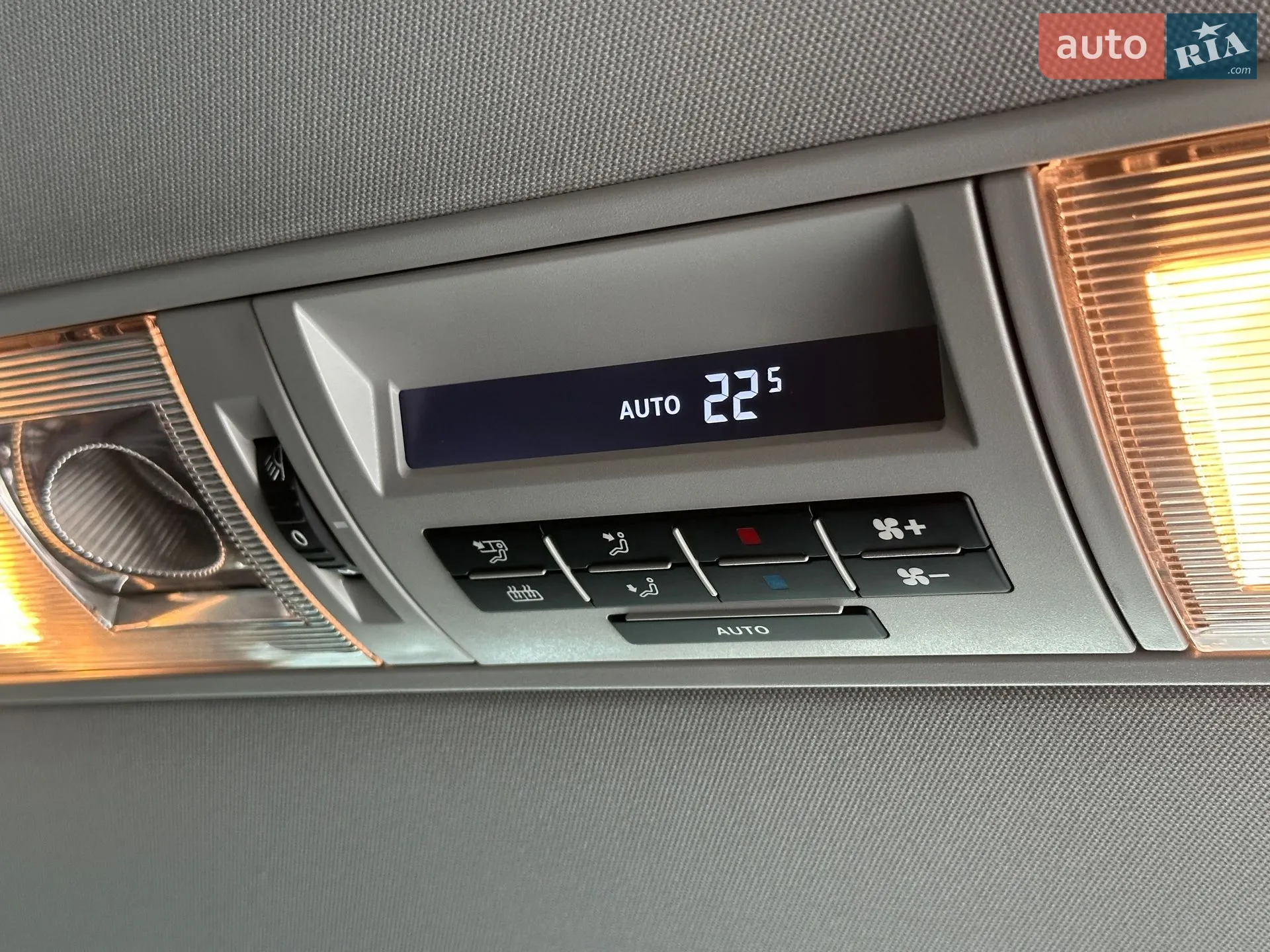 2016 Volkswagen Multivan - мініатюра 42
