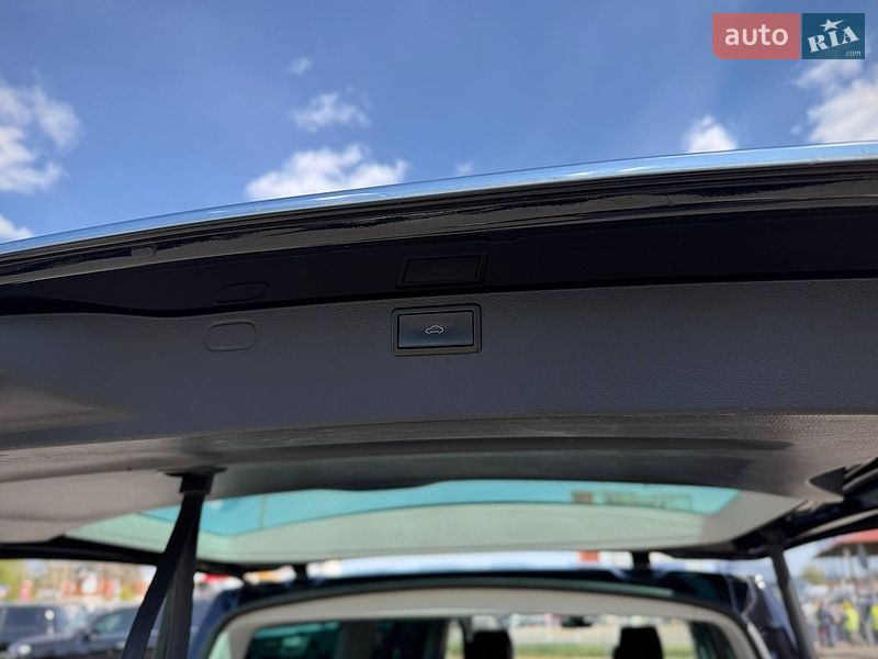 Минивэн Volkswagen Multivan 2019 в Киеве фото 40 Минивэн Volkswagen Multivan 2019 в Киеве
