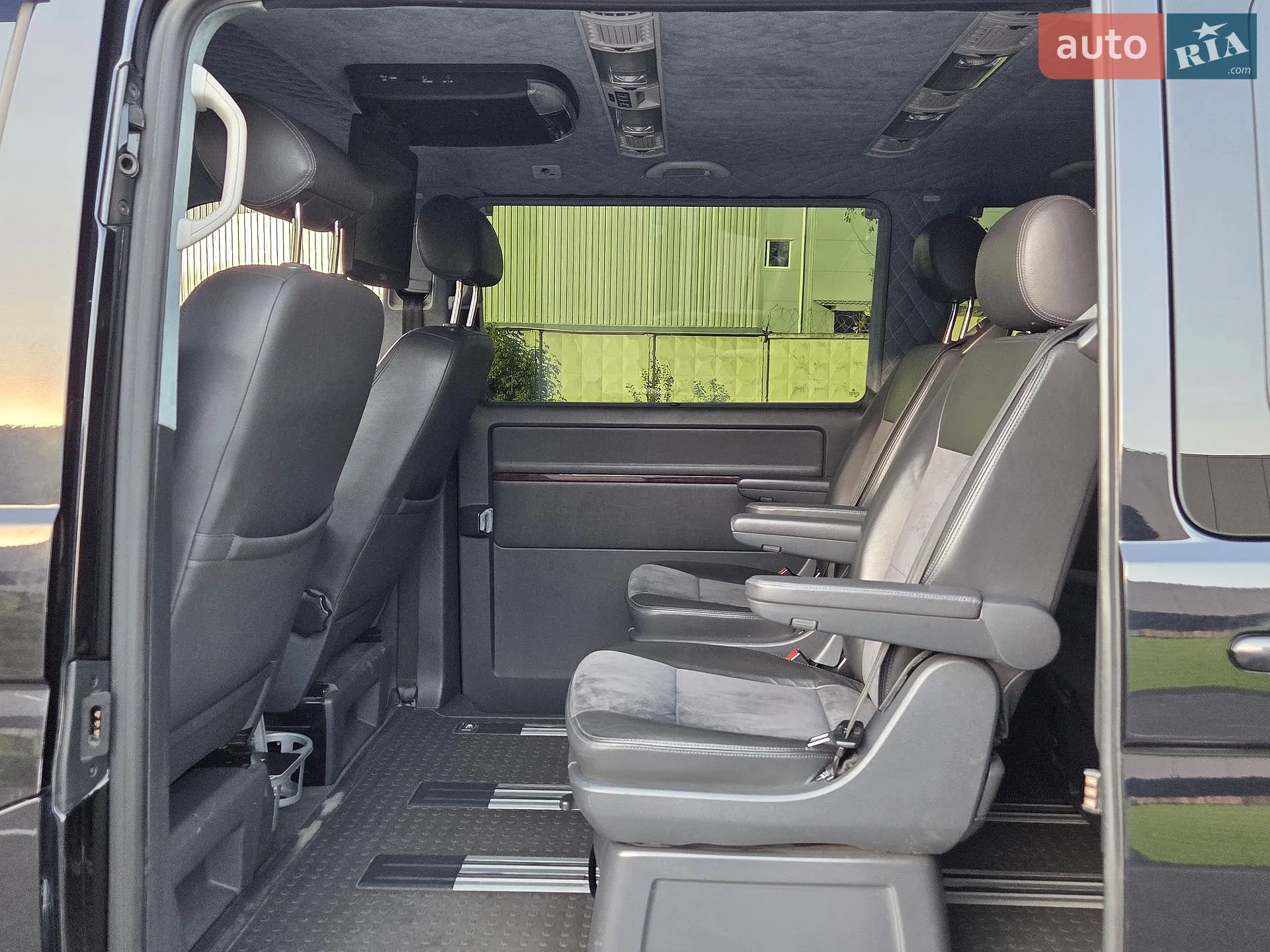 2012 Volkswagen Multivan - мініатюра 32