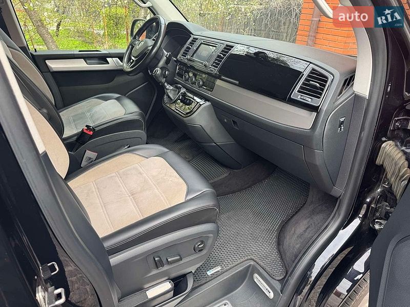 Минивэн Volkswagen Multivan 2015 в Новомосковске
