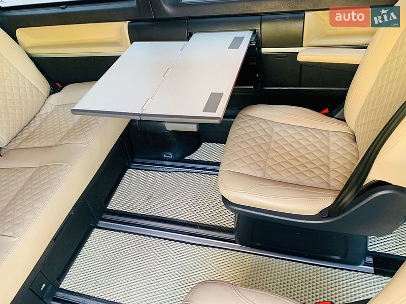 Минивэн Volkswagen Multivan 2016 в Киеве