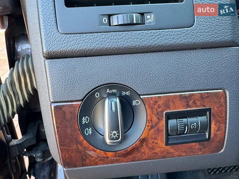 Минивэн Volkswagen Multivan 2013 в Киеве