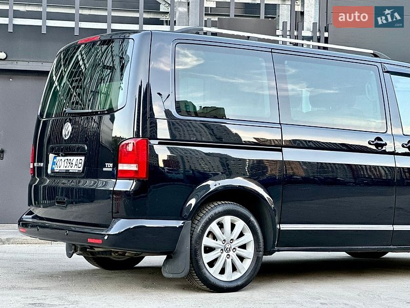 Минивэн Volkswagen Multivan 2011 в Киеве