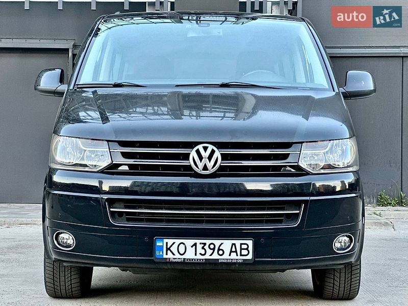 Минивэн Volkswagen Multivan 2011 в Киеве