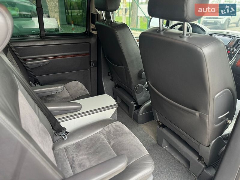 Минивэн Volkswagen Multivan 2009 в Умани