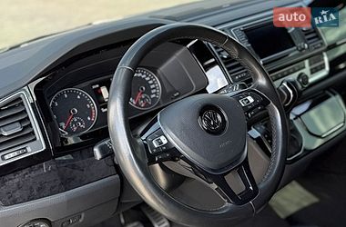 Минивэн Volkswagen Multivan 2017 в Киеве