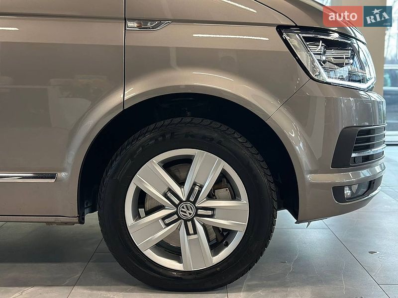 Мінівен Volkswagen Multivan 2017 в Львові