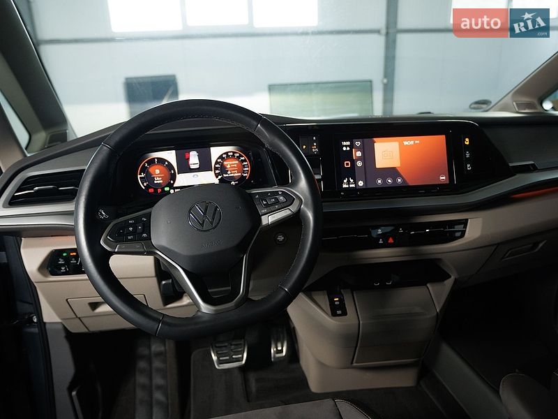 Минивэн Volkswagen Multivan 2024 в Черновцах
