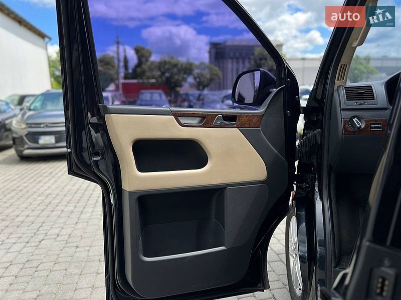 Минивэн Volkswagen Multivan 2011 в Ивано-Франковске