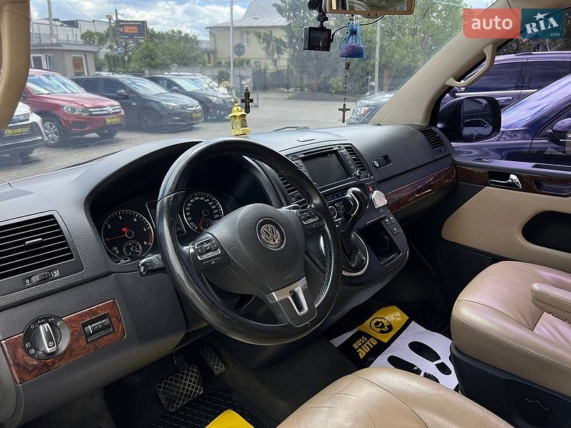 Минивэн Volkswagen Multivan 2011 в Ивано-Франковске