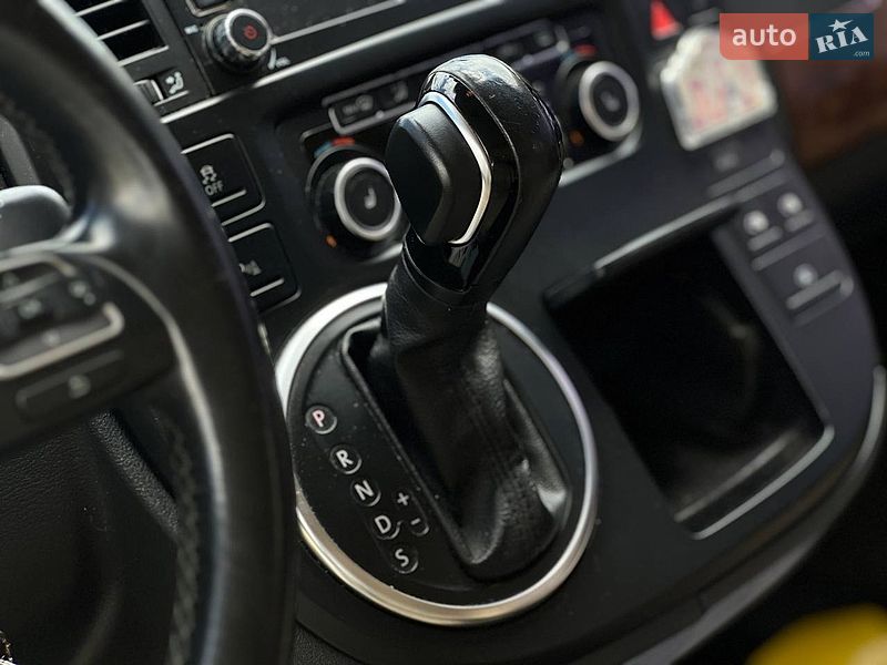 Минивэн Volkswagen Multivan 2011 в Ивано-Франковске