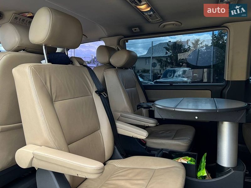 Минивэн Volkswagen Multivan 2011 в Ивано-Франковске