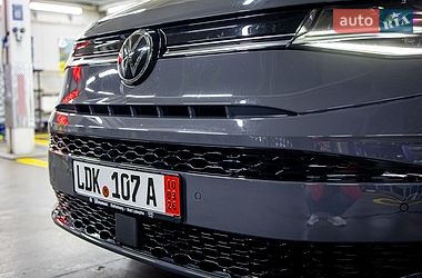 Минивэн Volkswagen Multivan 2022 в Черновцах
