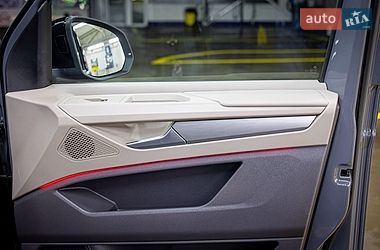 Минивэн Volkswagen Multivan 2022 в Черновцах