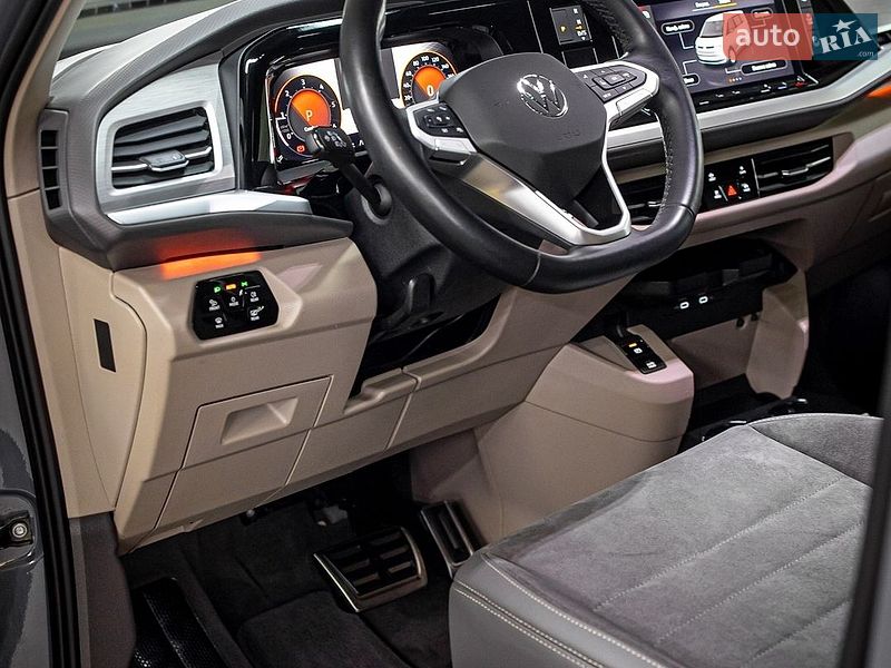 Минивэн Volkswagen Multivan 2022 в Черновцах
