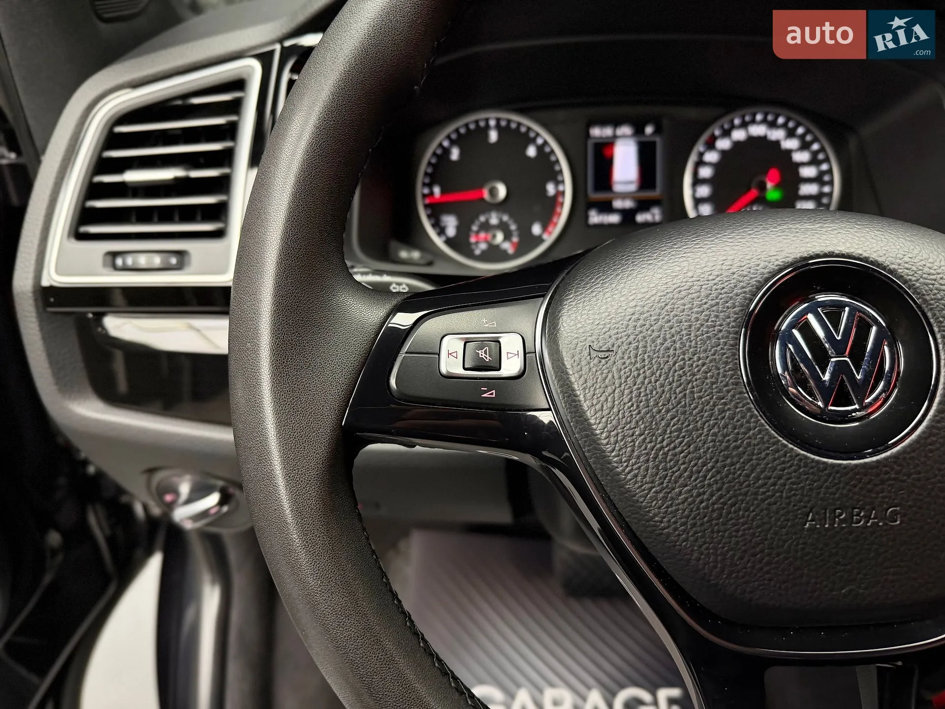 2019 Volkswagen Multivan - мініатюра 32
