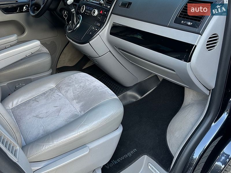 Минивэн Volkswagen Multivan 2008 в Киеве